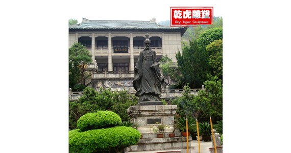 铸铜别墅人物雕塑工厂   乾虎雕塑
