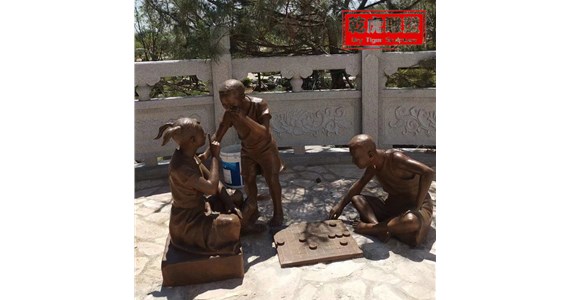 铸铜人物雕塑怎么摆放好看