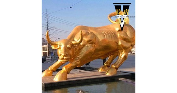 鎏金仿铜动物雕塑源头厂家   铸铜拓荒牛雕塑