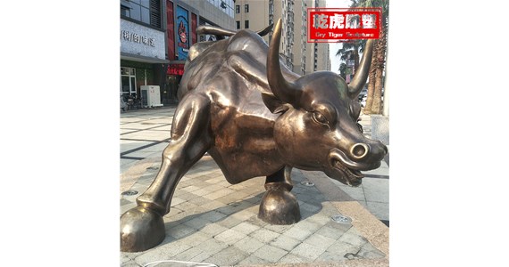 铜牛雕塑  铸铜动物雕塑厂家  乾虎雕塑