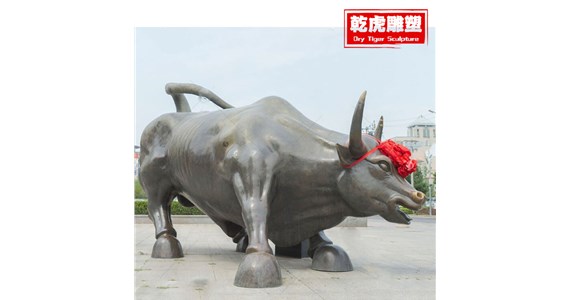 铜牛雕塑的象征意义  乾虎雕塑