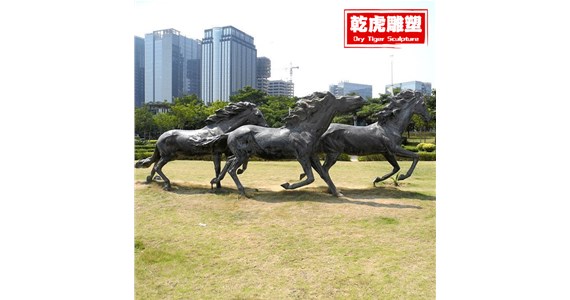 动物雕塑  广场群马铜雕塑