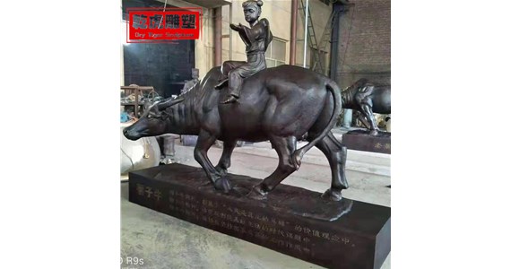 四合院动物雕塑生产厂家    铸铜牧童骑牛雕塑