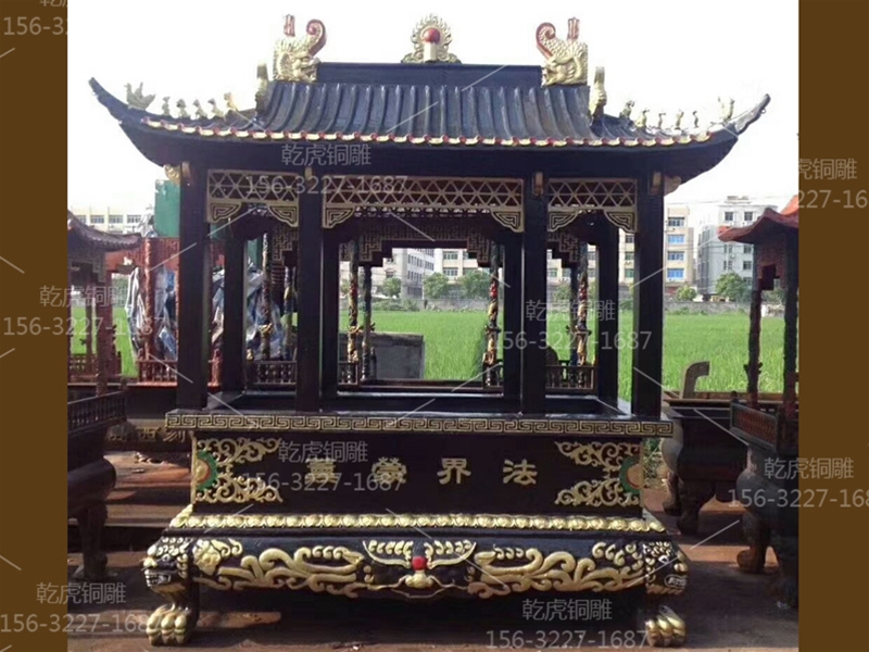 露天铜香炉